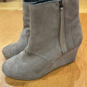 Toms 300614 Gray Ankle Boot Size 9